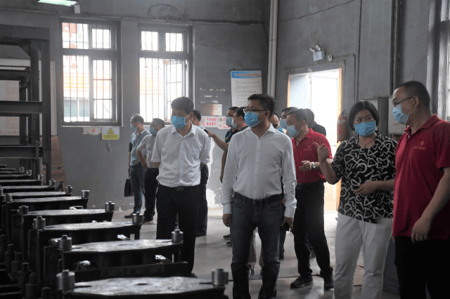 咸寧市副市長(zhǎng)譚海華一行調(diào)研湖北省趙李橋茶廠